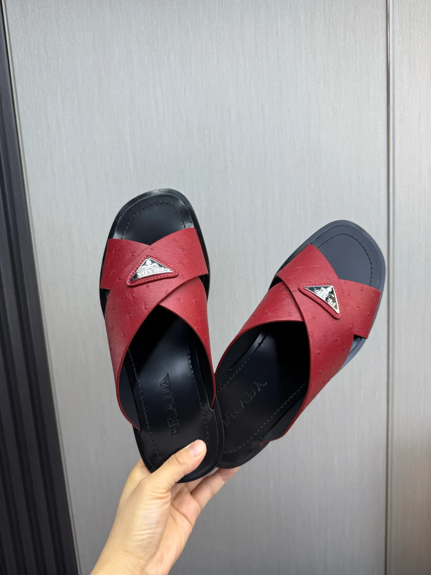 Factory price 340💰 ＰＲＡＤＡPrada - popular men's slippers hot sale 🔥 🩴Official website one to one production 38-45 sizes 45 46 🉑️Customized!